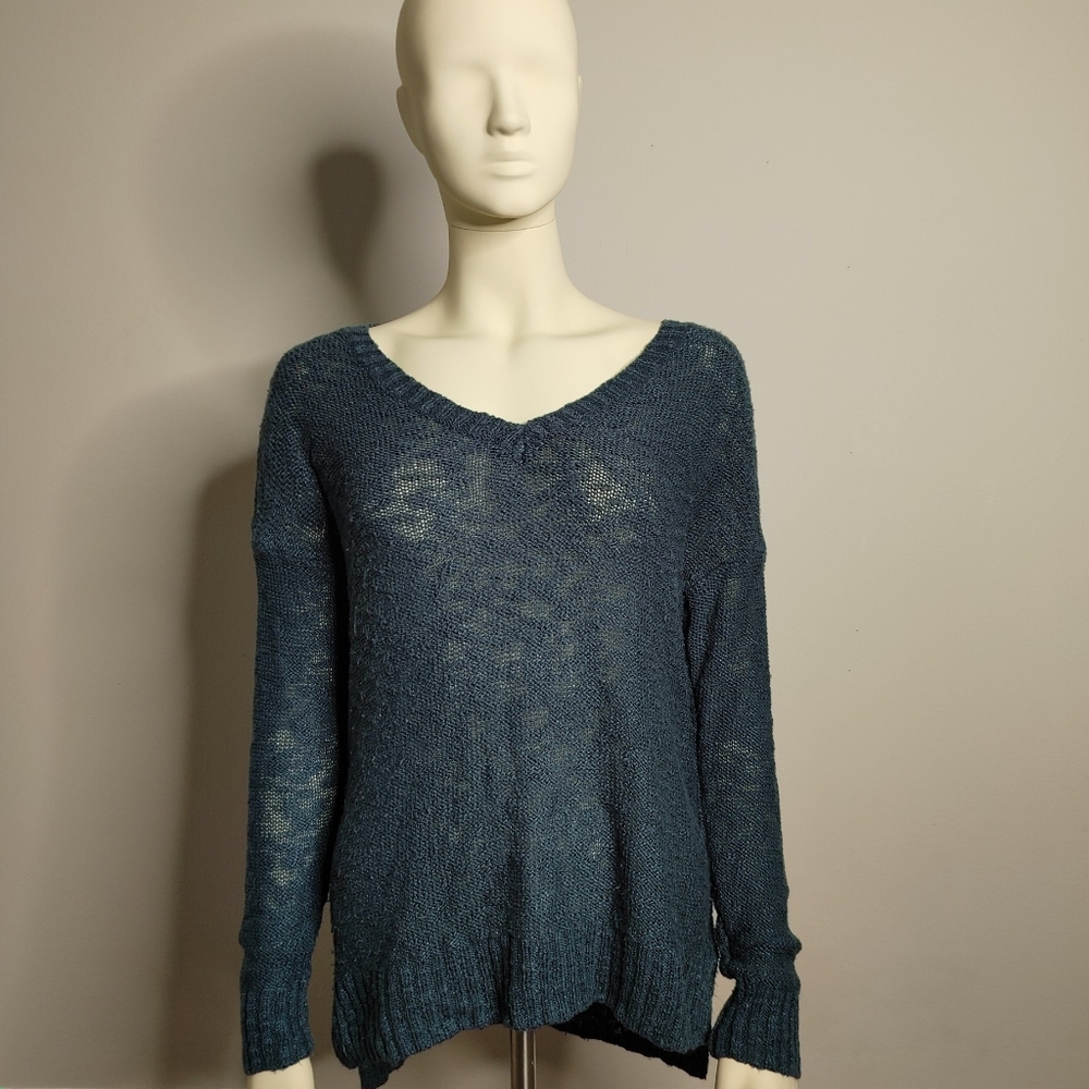 V neck sweater